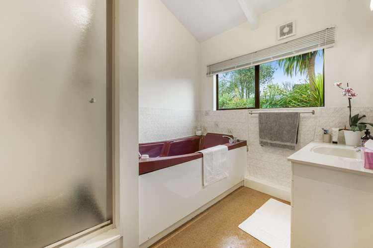 193 Henderson Valley Road Henderson_16