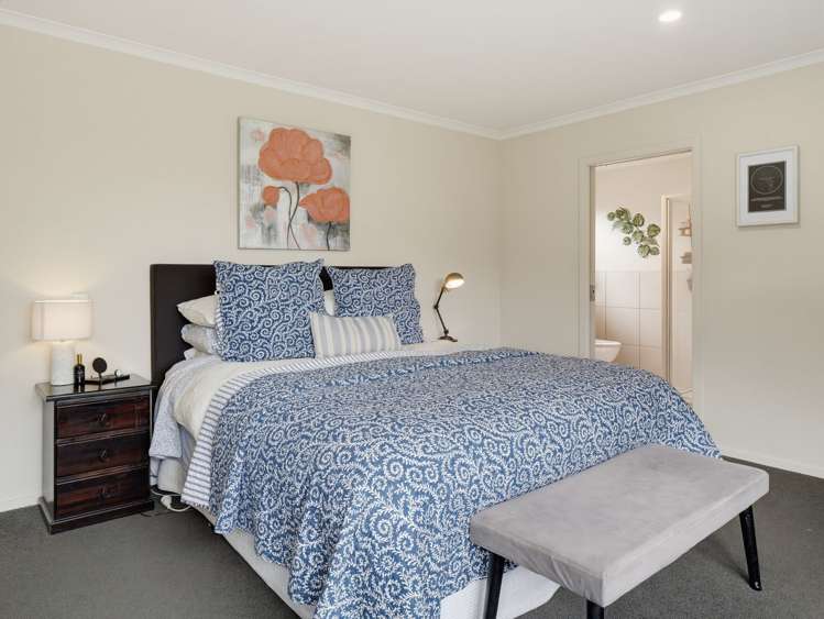 9 Majestic Way Kelvin Grove_24