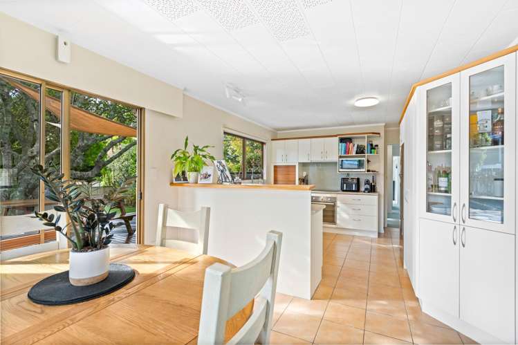 6 Fairway Drive Te Kamo_9
