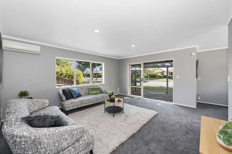 21 Farnborough Drive Nawton_6