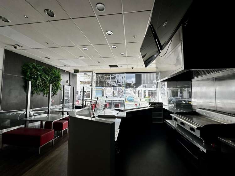 Part Ground/123 Carlton Gore Road Newmarket_5