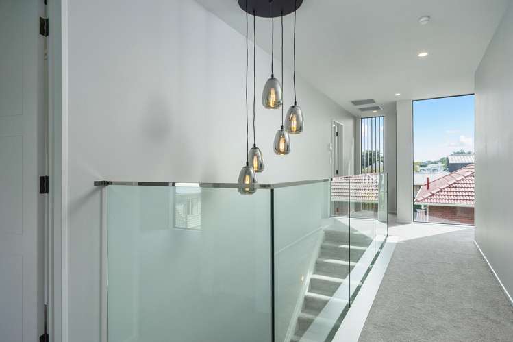 2/4 Norrie Avenue Mount Albert_30