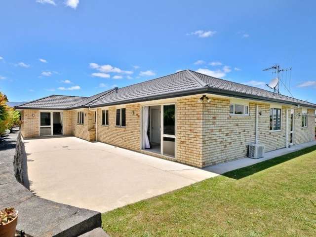 96 Farnborough Drive Grandview Heights_3