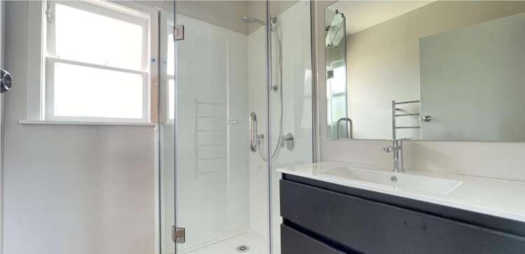 113 Luke Street East 10057_5