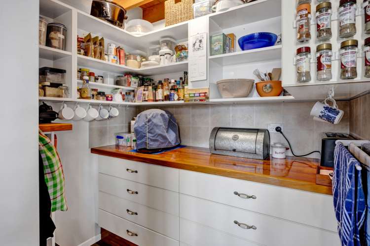 9 Elizabeth Grove Stratford_16