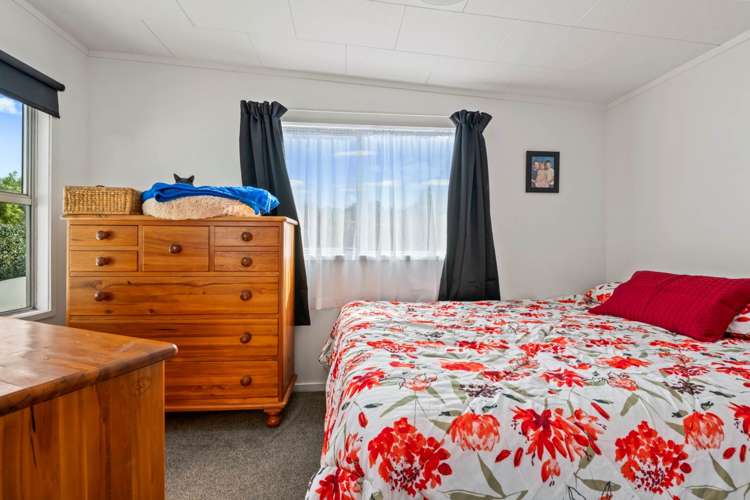 39b Brian Crescent Stanmore Bay_11