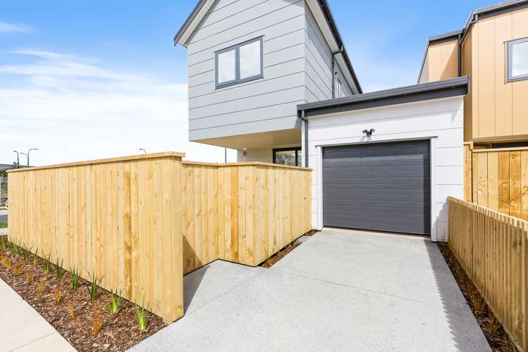 35 Otuwairoa Esplanade Opaheke_9