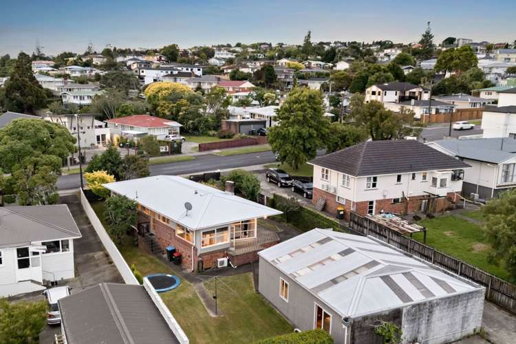 24 Boundary Road Blockhouse Bay_35