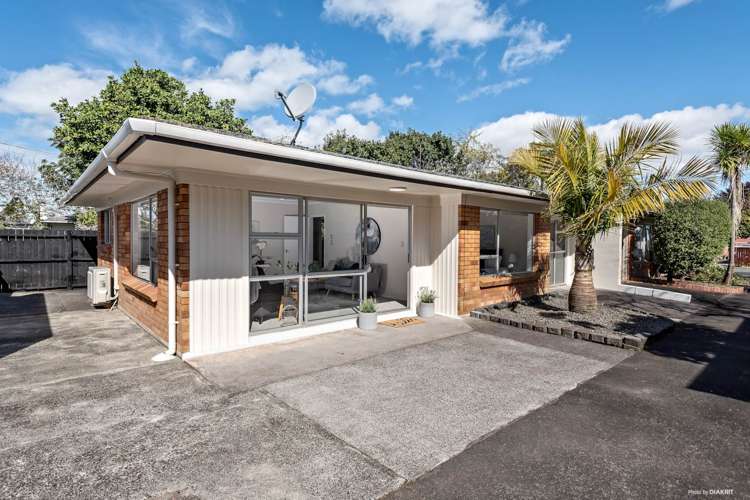 2/20 Waipani Road Te Atatu Peninsula_0