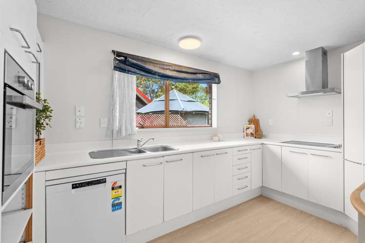 17 Yellowstone Crescent Burwood_9