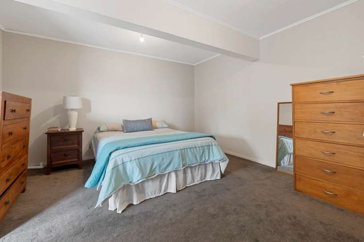 14 Bradbury Road Botany Downs_17