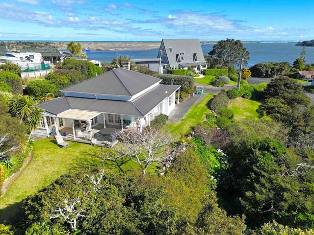 The Pilot House – A Rare Opportunity at Port W...