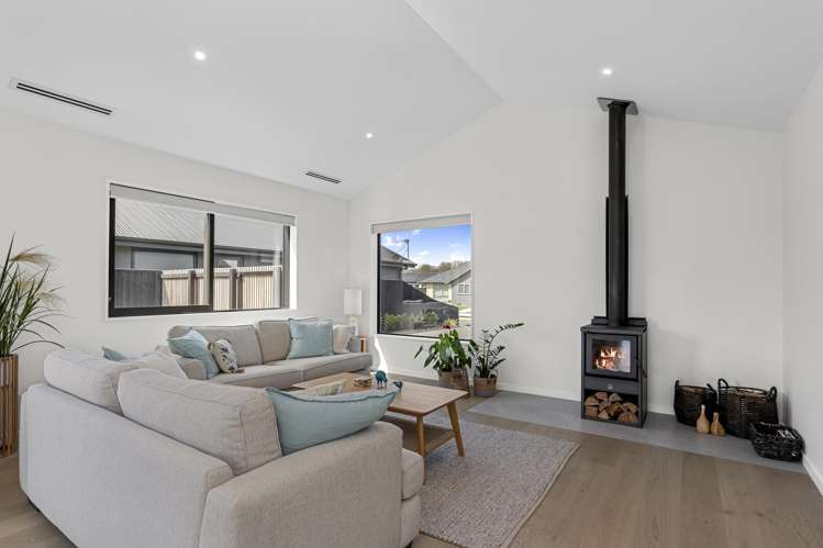 19 Guinevere Drive Lincoln_3