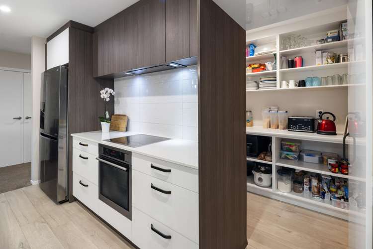 15 Hyatt Close Leamington_13