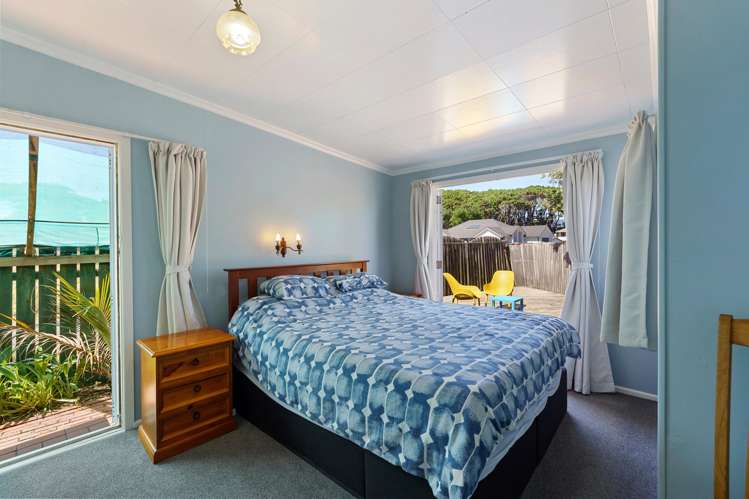 6 Rangiuru Road Otaki Beach_13