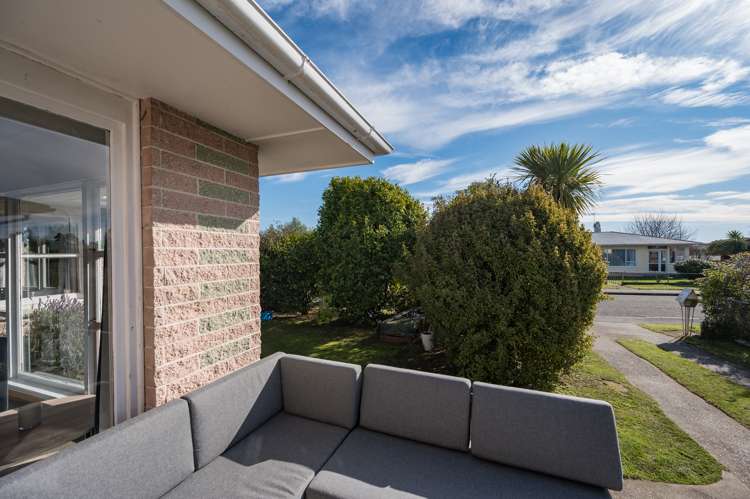 21 Tennyson Crescent Stoke_17