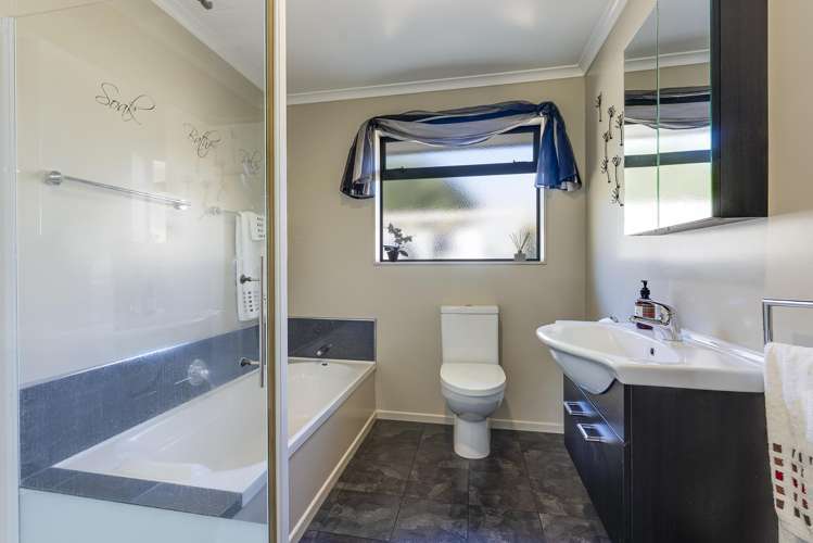 16 Monaco View Stoke_13