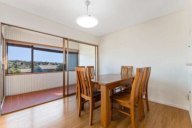 2/48 Mayfair Crescent Mairangi Bay_10