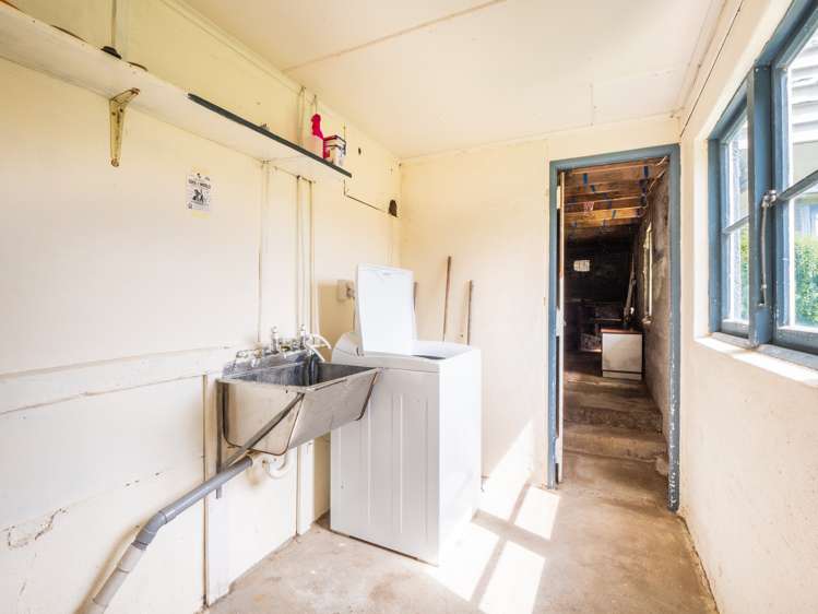 22 Panmure Avenue Calton Hill_19