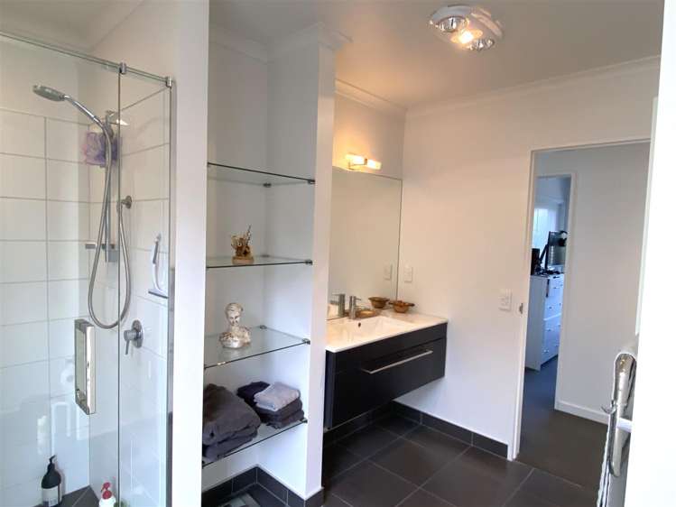 2 Fernhill Place Karoro_20