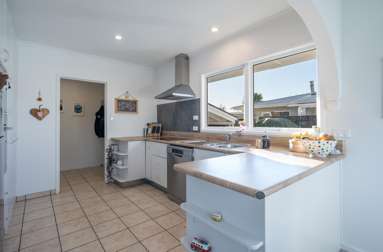 141 Parkers Road_1