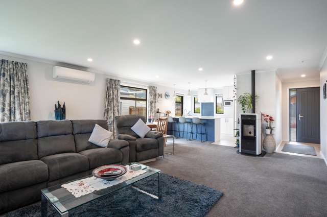 98 Daelyn Drive Richmond_4