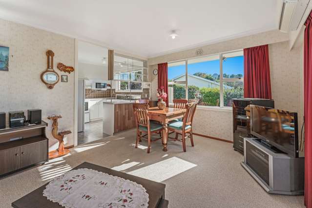 2/4 Severn Place Spotswood_3