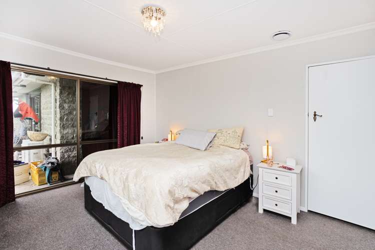 143 Black Road Otatara_17