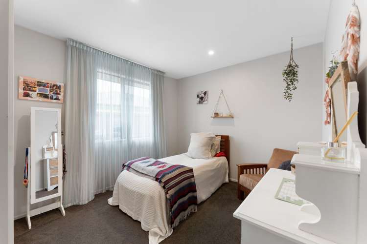 52 Sunline Avenue Lincoln_11