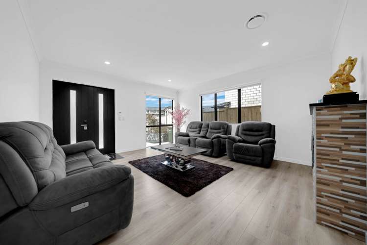 2A Ballyalton Crescent Flat Bush_6