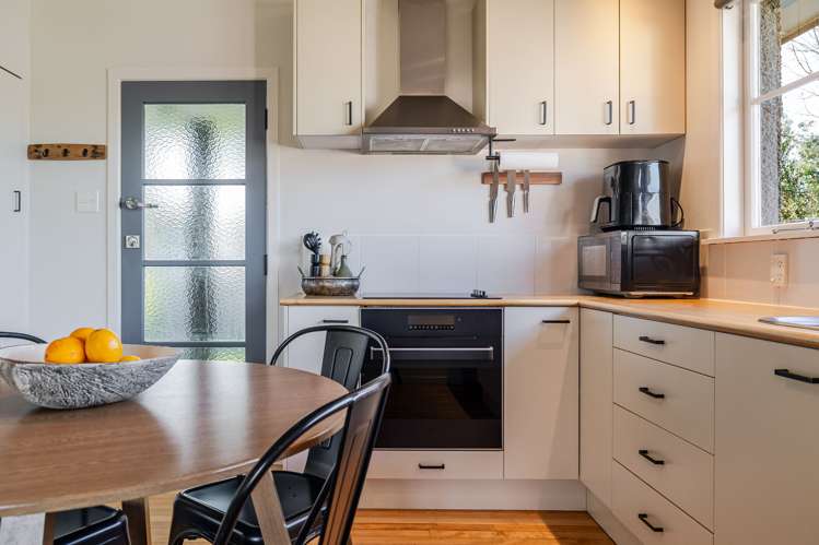 8 Stoke Place Awapuni_6