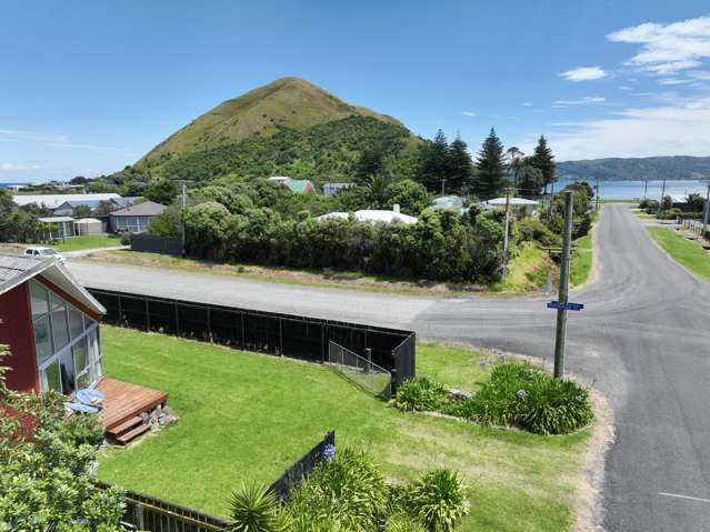 12A Weld Street Māhia Beach_1