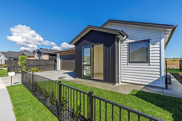 27 Tipu Crescent Wainui_2