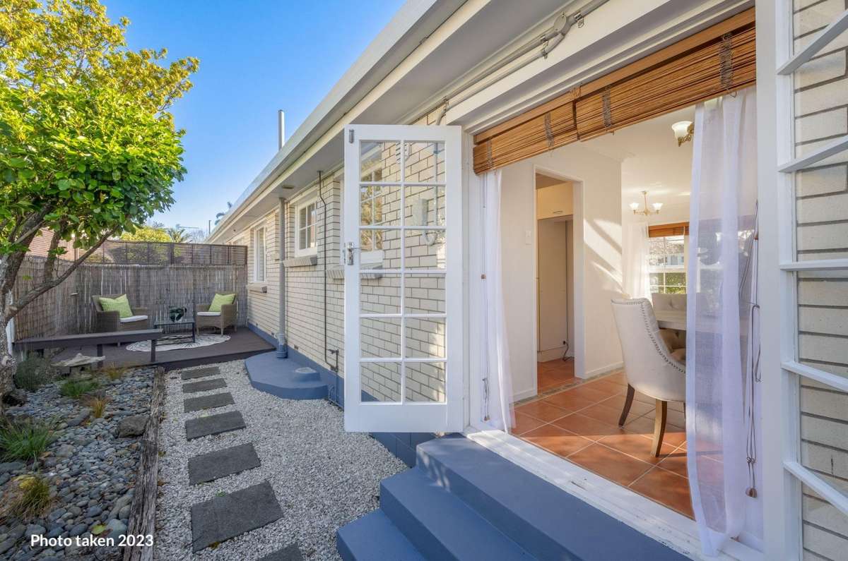 2/8 Domett Avenue_1
