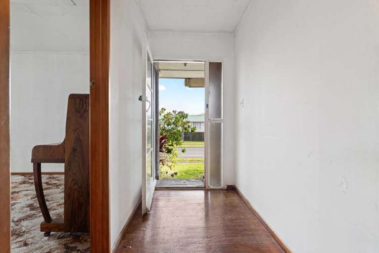 32 Ashgrove Road Mangere_14