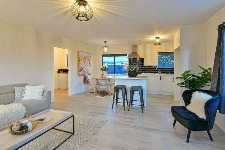 1/14 Hatherley Place Clendon Park_1