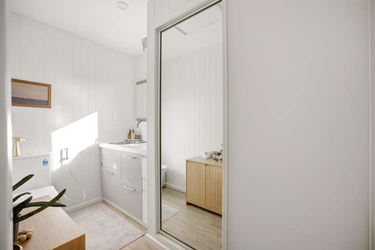 42 Trafford Street Harewood_14