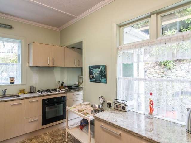 11 Espin Crescent Karori_3