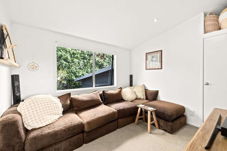 6 Pioneer Crescent Omaha_12