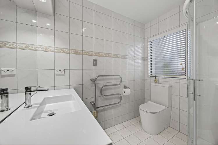 23 Hogarth Rise West Harbour_18