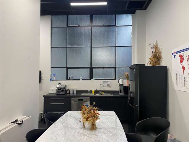 Part Ground Floor, 554 Victoria Street Whitiora_3