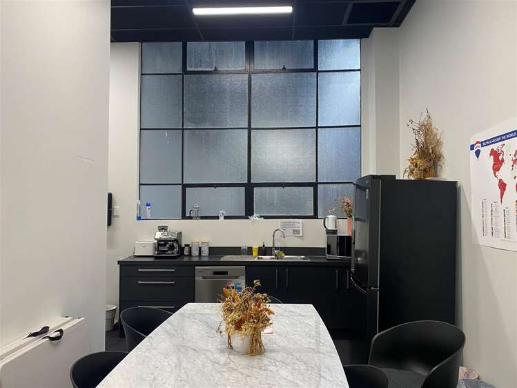 Part Ground Floor, 554 Victoria Street Whitiora_3