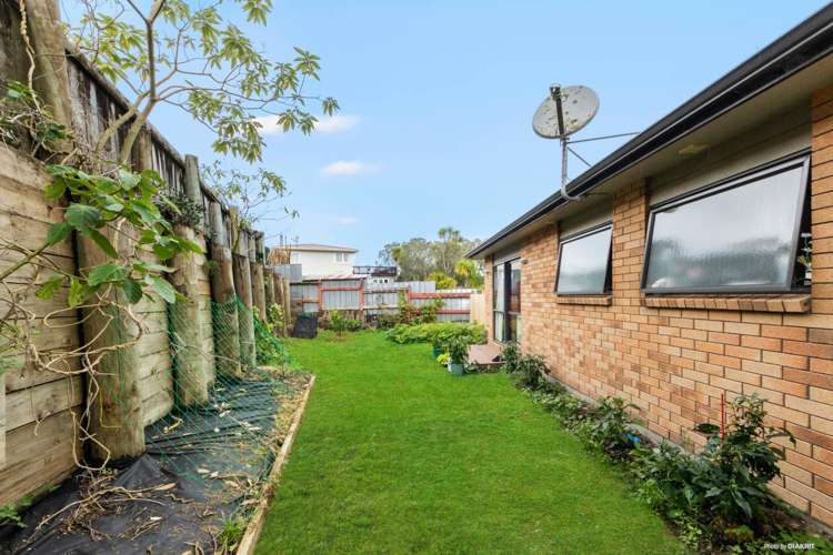 17B & 1/17B Scotstoun Place Glen Eden Waitakere City Houses for