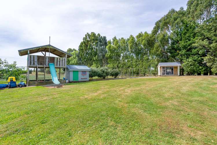 64 Lochiel Bridge Road Winton Surrounds_20