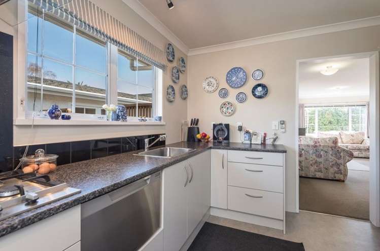 2/27 Exeter Street Stoke_8