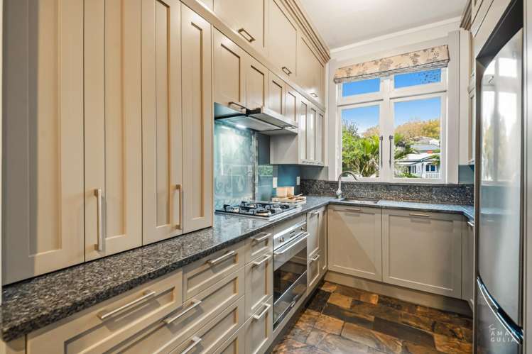 2/39 Anglesea Street Freemans Bay_10