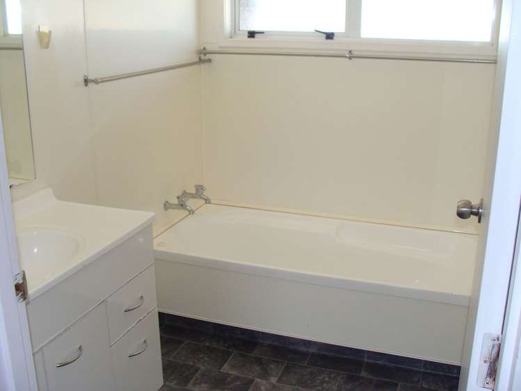 7 Standish Street Midhirst_11