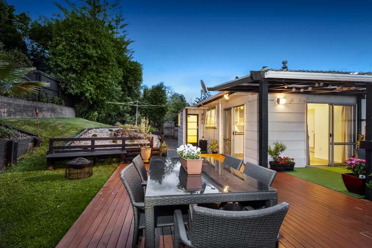 6 Lemnos Place Titirangi_17