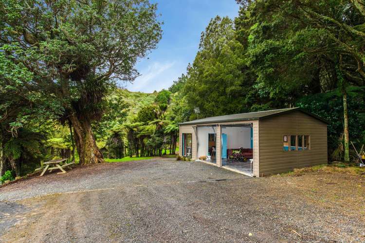 573 Redoubt Road Flat Bush_17