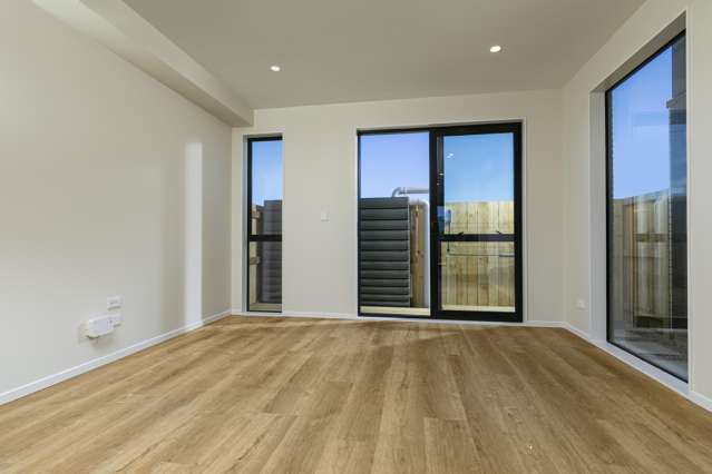 2/18 Scott Road Hobsonville_3